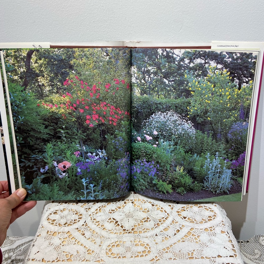 Bundle of 3 Canadian Gardening Books - Picture 14 of 14